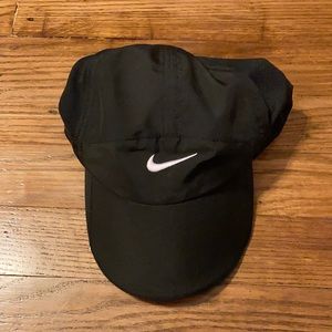 Black Nike Featherlight Dri-Fit hat